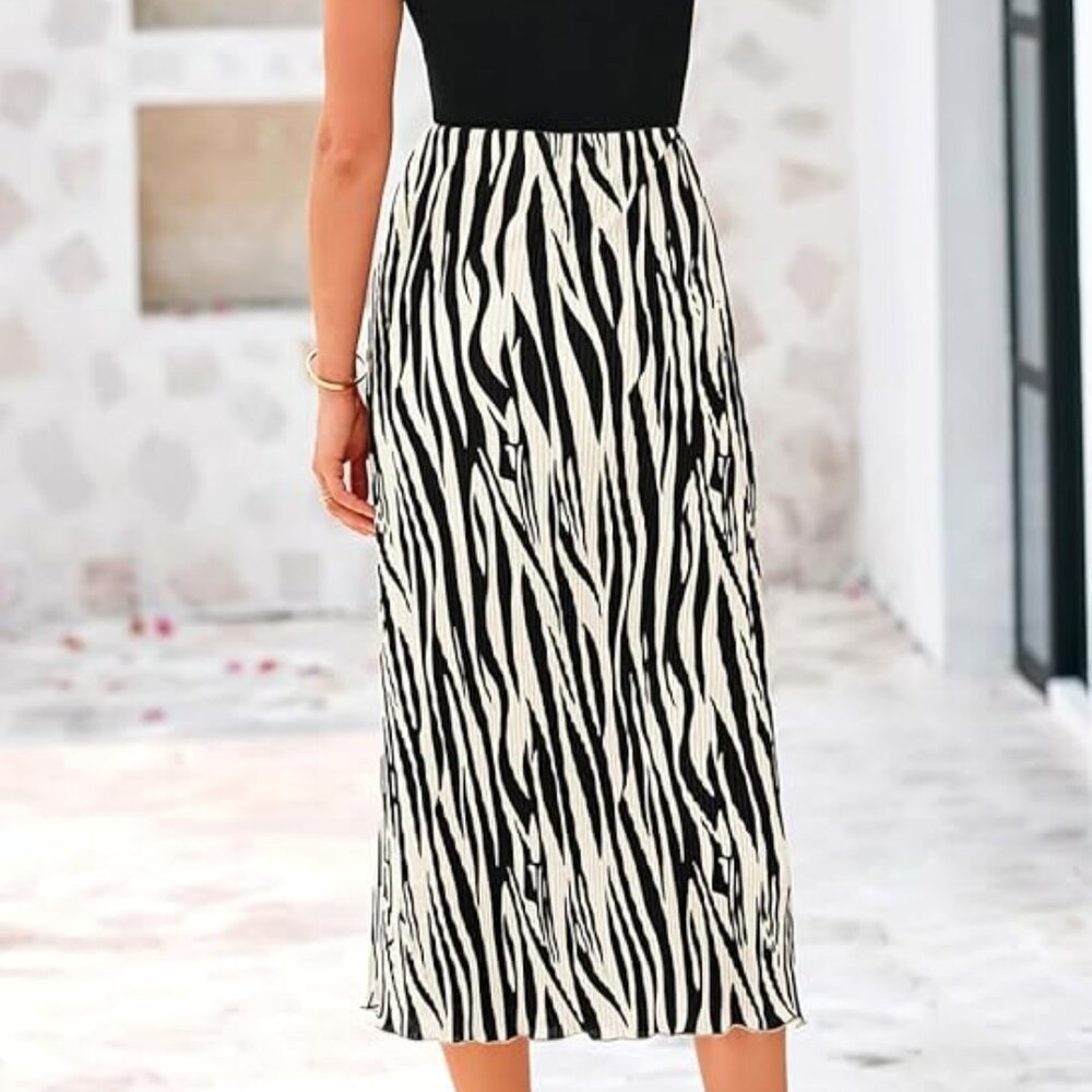 S or XXL Lined Pleated A-Line Midi dress